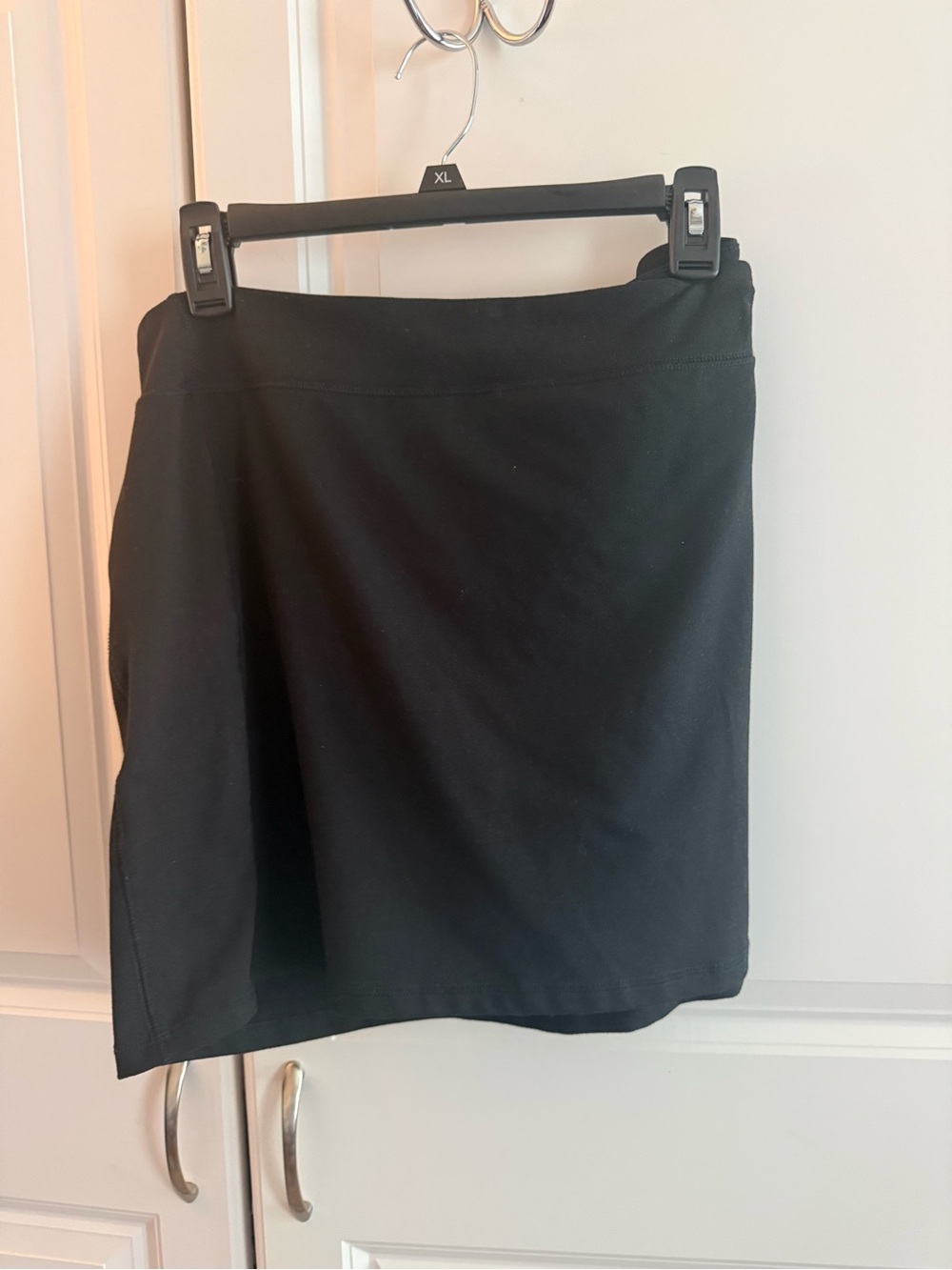 Women’s size large black lands end skort